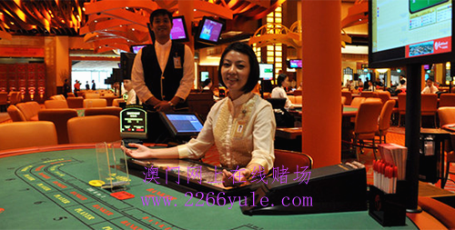 台湾工资低台女抢着到新加坡赌场当荷官
